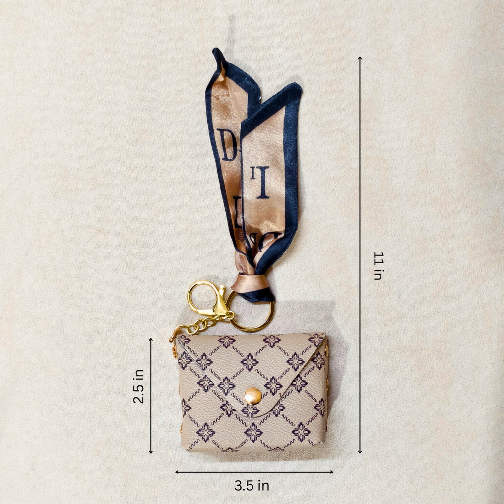 Small pouch with a ribbon and measurements on a beige background